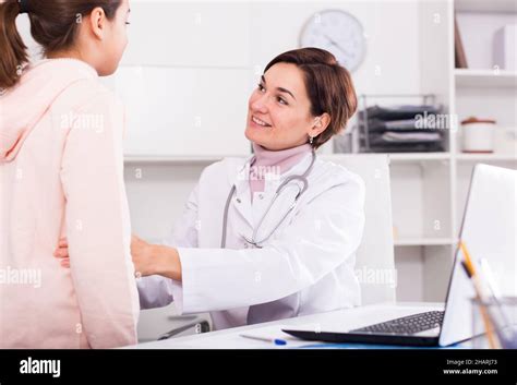 Schoolgirl Visits the Doctor Ch. 01 .